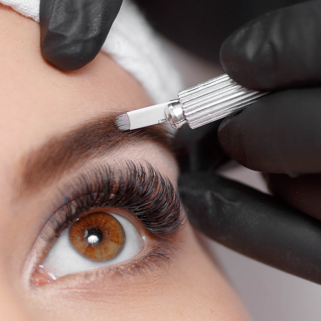 makijaż permanentny brwi|brwi permanentne - efekt makijaż permanentny brwi|brwi permanentne - makijaż permanentny brwi efekt po zabiegu|naturalne permanentne brwi|permanentne brwi przed po