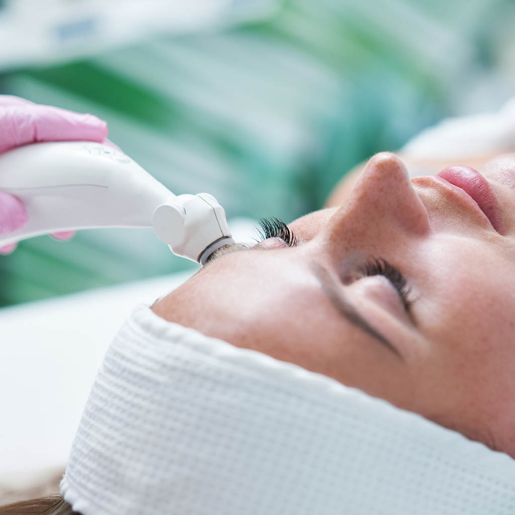 wodorowe oczyszczanie twarzy|oczyszczanie wodorowe twarzy Warszawa|wodorowe oczyszczanie skory twarzy